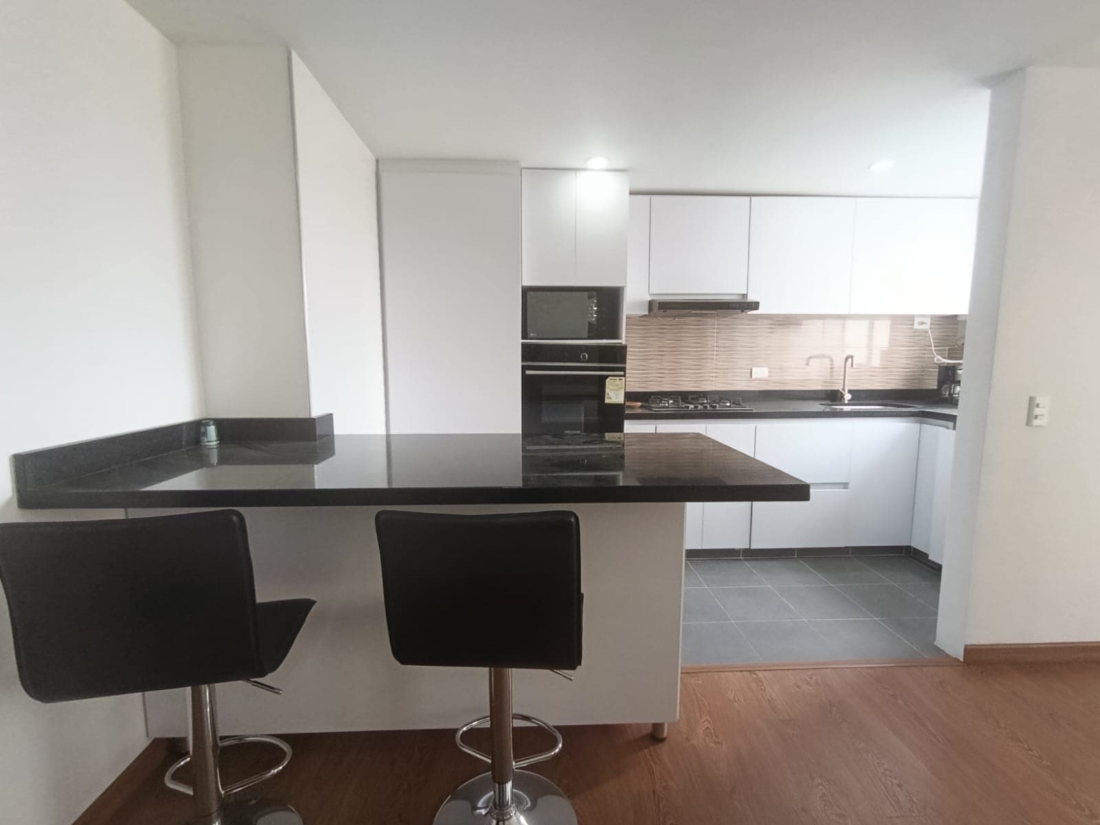 Apartamento en arriendo en Rionegro — foto 1 de 14