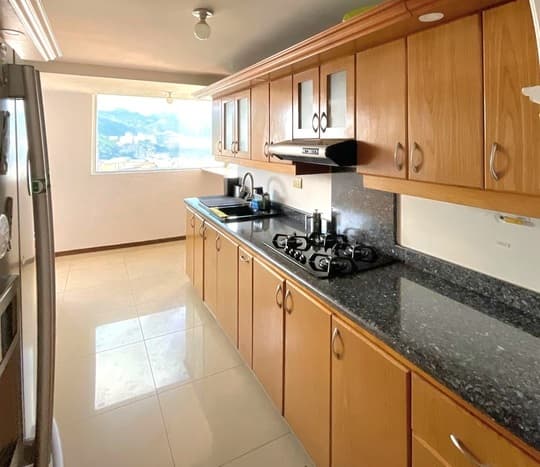 Apartamento en arriendo en Los Balsos, El Poblado, Medellín — foto 3 de 17