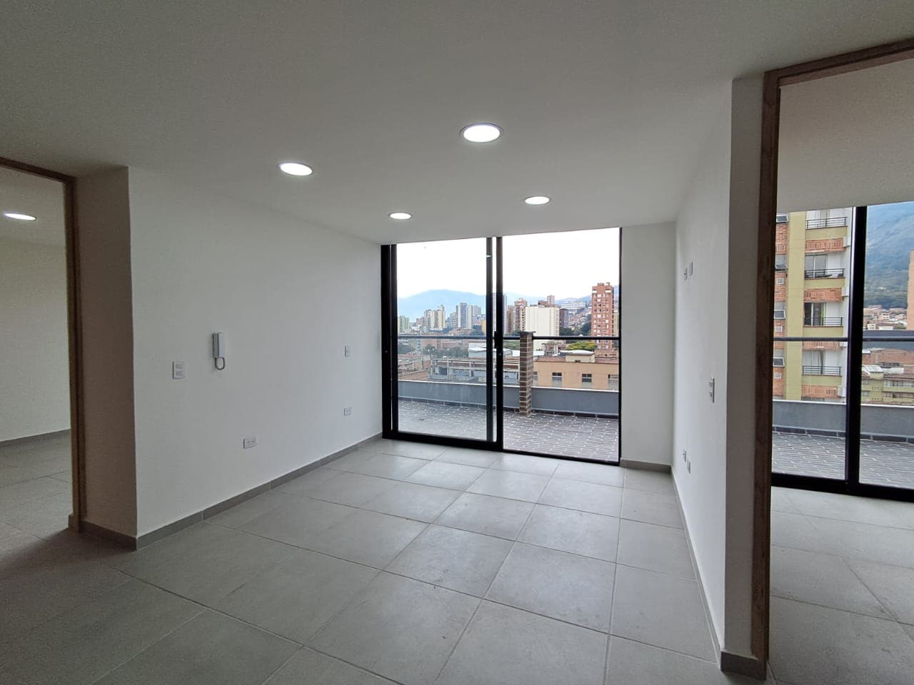 Apartamento en arriendo en La Candelaria, Centro, Medellín — foto 1 de 18