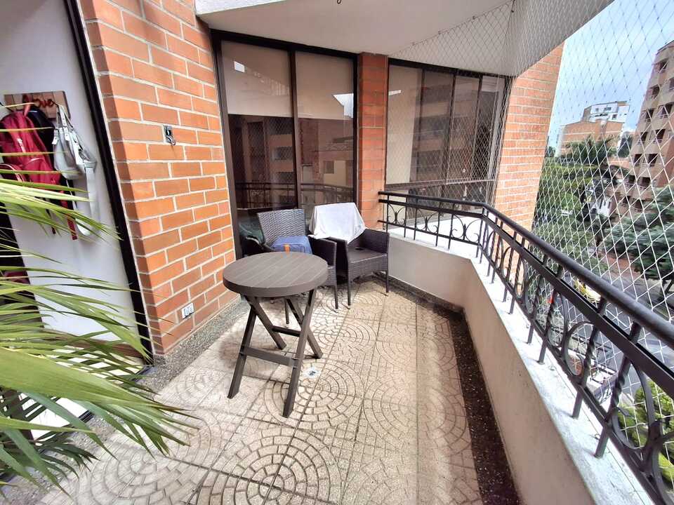Apartamento en arriendo en Laureles, Medellín — foto 1 de 12