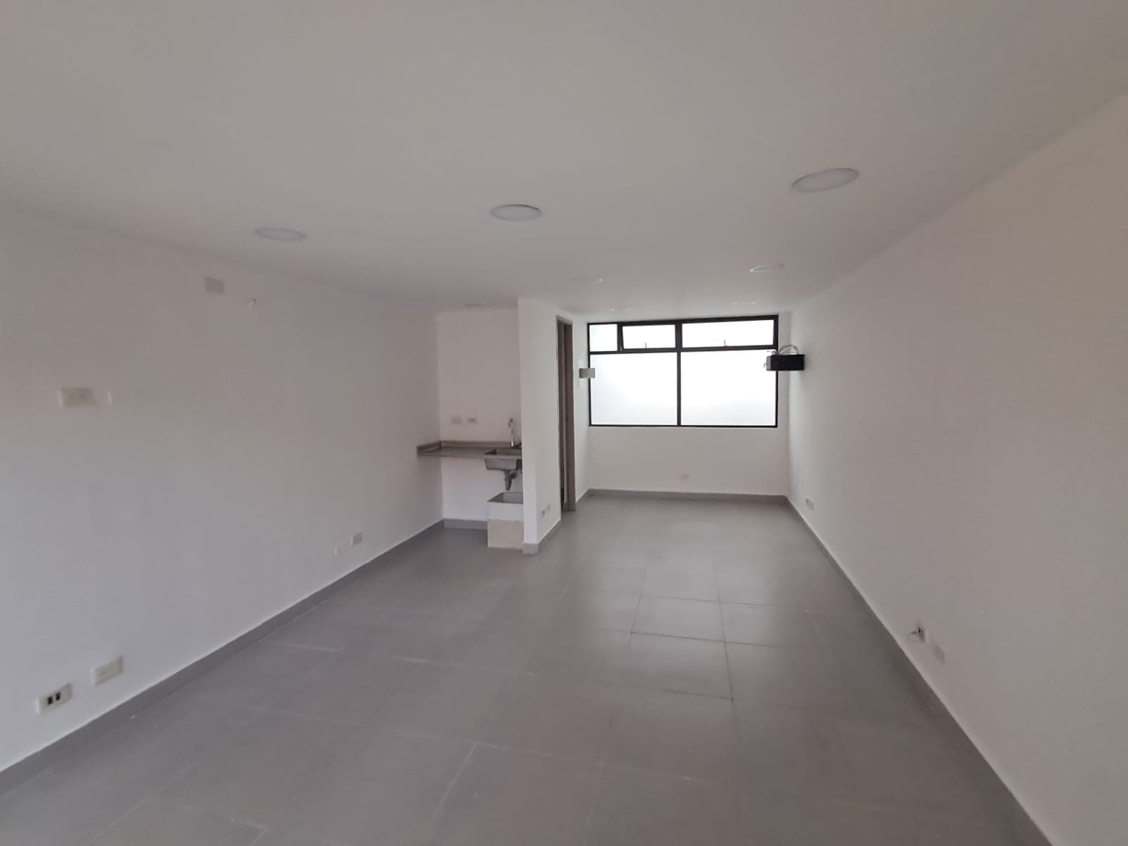 Oficina en arriendo en Parque De, Envigado — foto 1 de 5