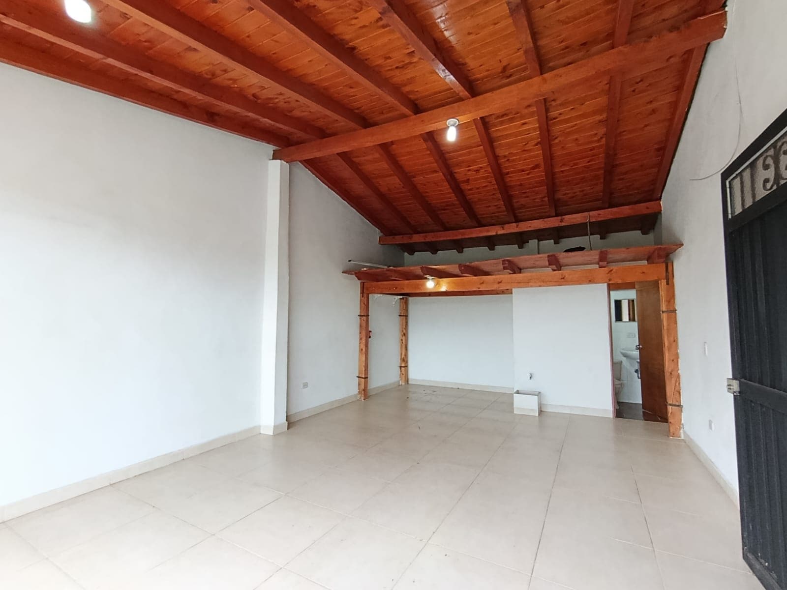 Local en arriendo en El Carmen De Viboral — foto 3 de 11
