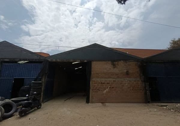 Bodega en arriendo en San Javier, Medellín — foto 1 de 11