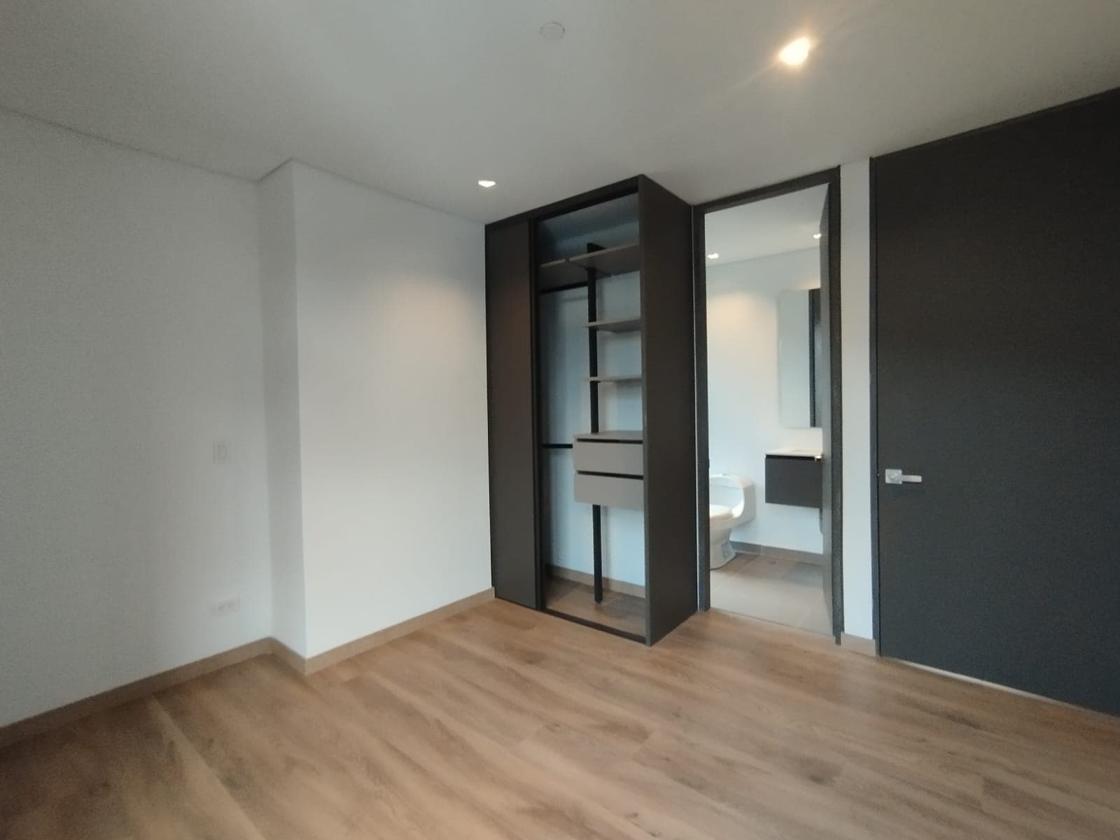 Apartamento en arriendo en Las Palmas, Centro, Medellín — foto 3 de 20