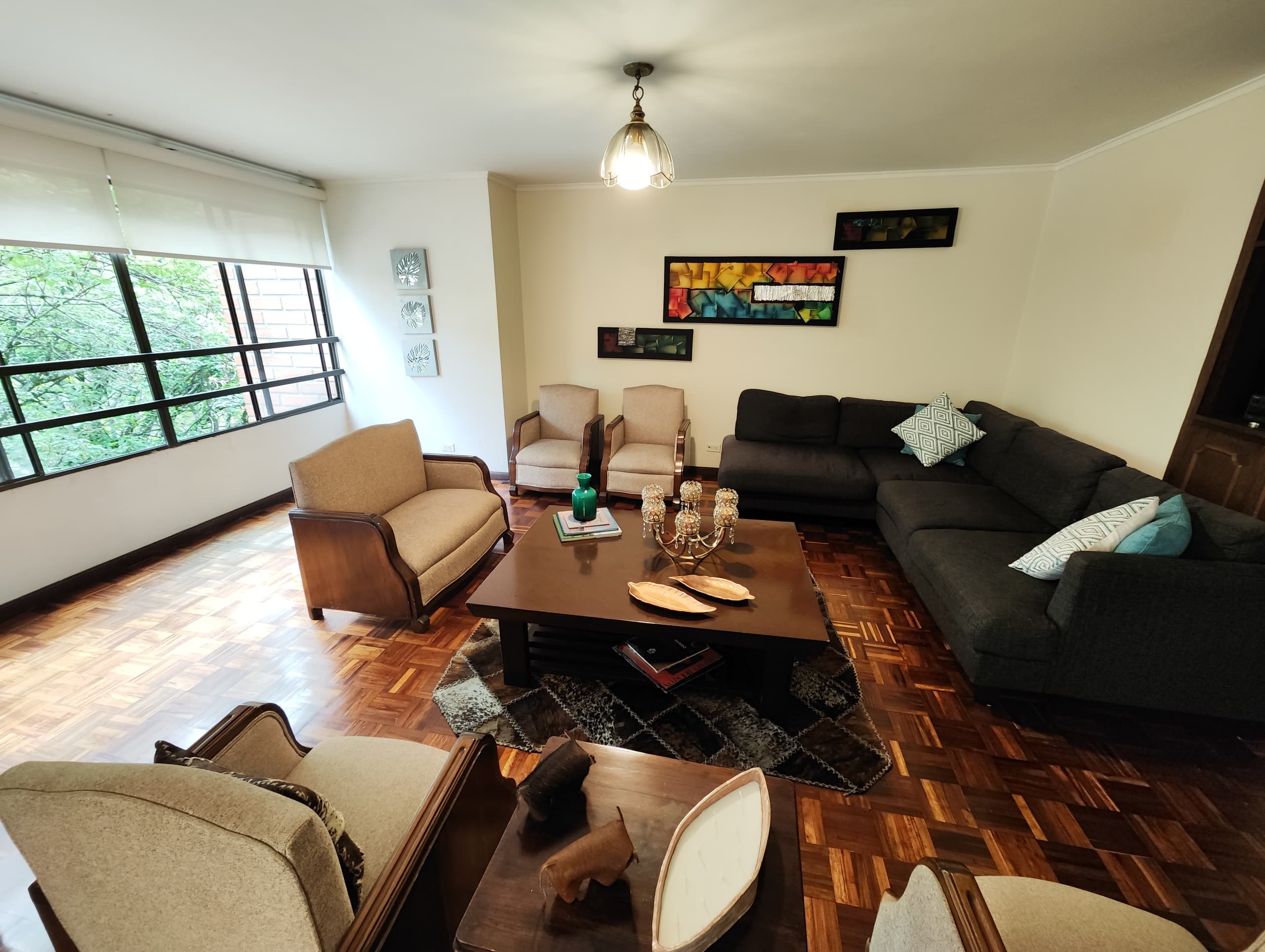 Apartamento en arriendo en Laureles, Medellín — foto 1 de 16