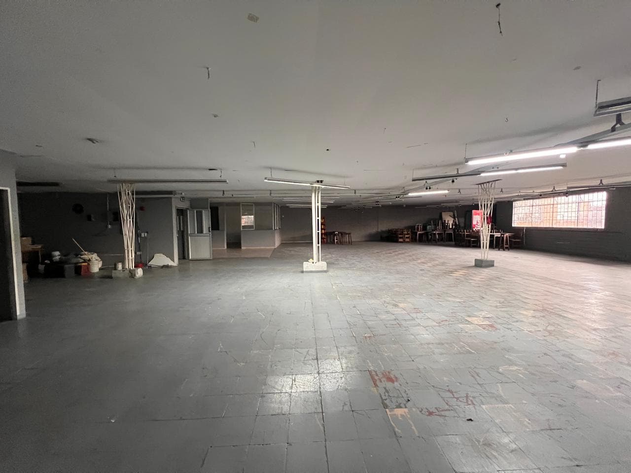 Bodega en arriendo en San Diego, El Poblado, Medellín — foto 1 de 20