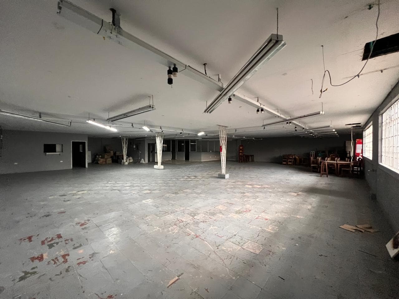 Bodega en arriendo en San Diego, El Poblado, Medellín — foto 3 de 20
