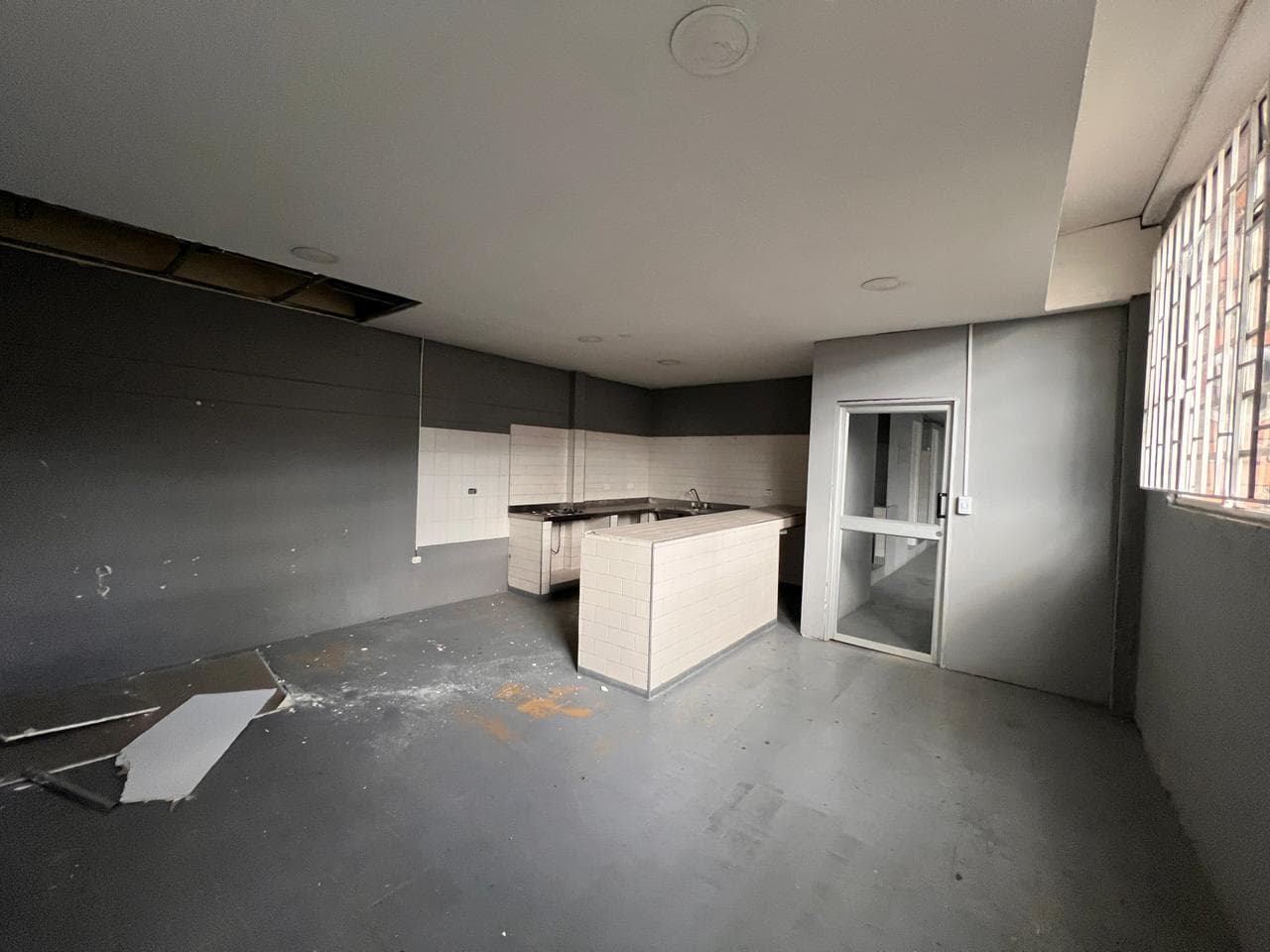Bodega en arriendo en San Diego, El Poblado, Medellín — foto 4 de 20