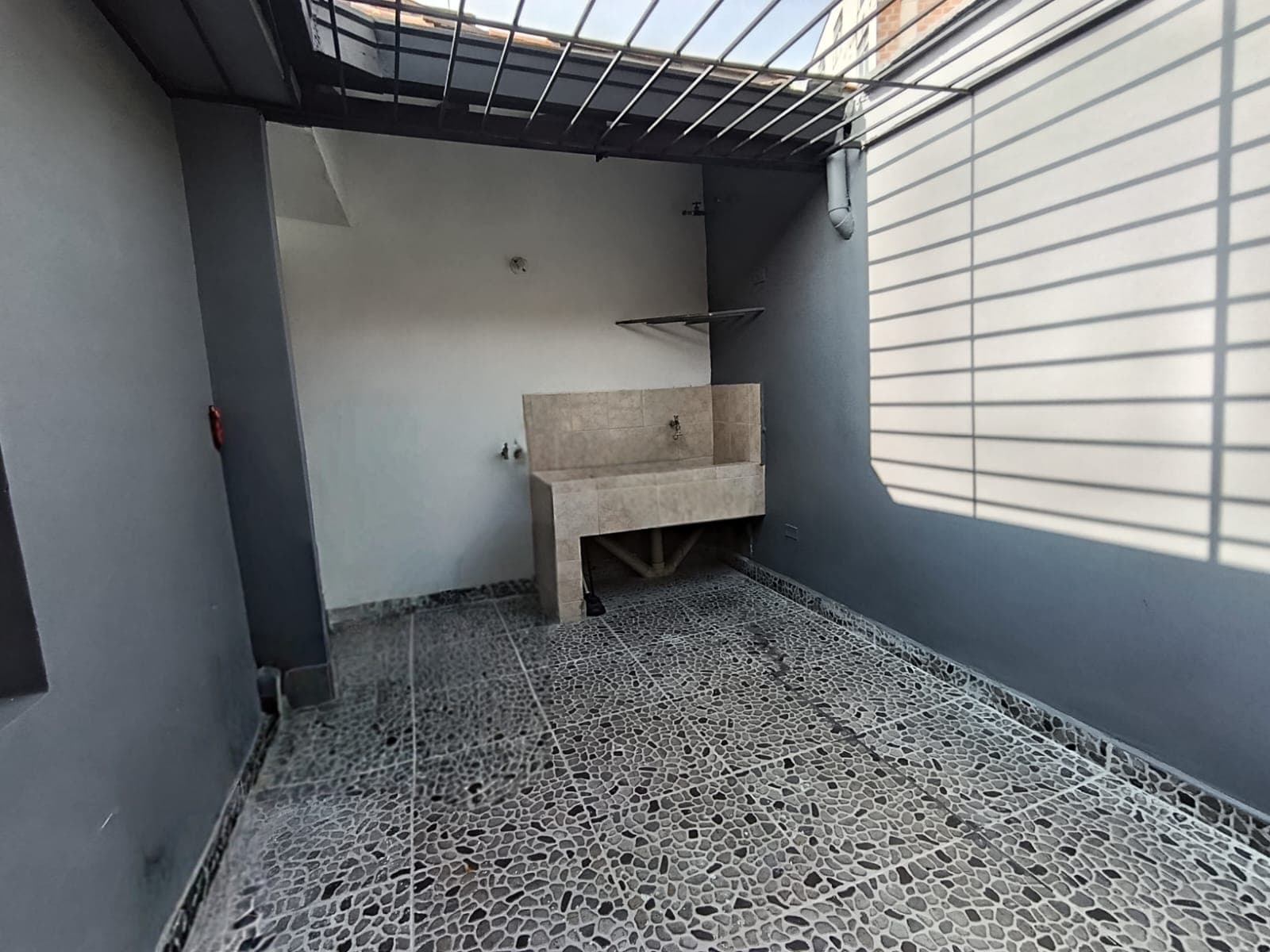 Casa Comercial en arriendo en Florida Nueva, Laureles, Medellín — foto 5 de 20