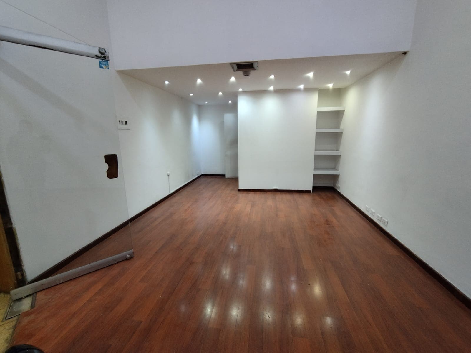Local en arriendo en San Diego, El Poblado, Medellín — foto 2 de 18