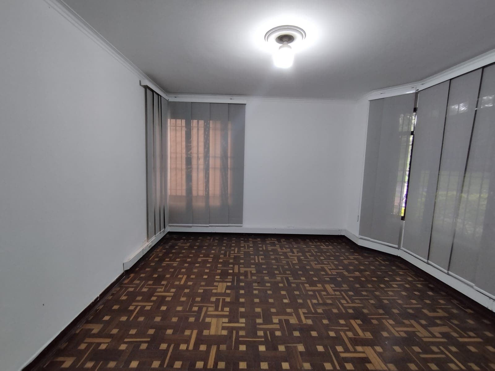 Casa Comercial en arriendo en Aguacatala, El Poblado, Medellín — foto 2 de 20