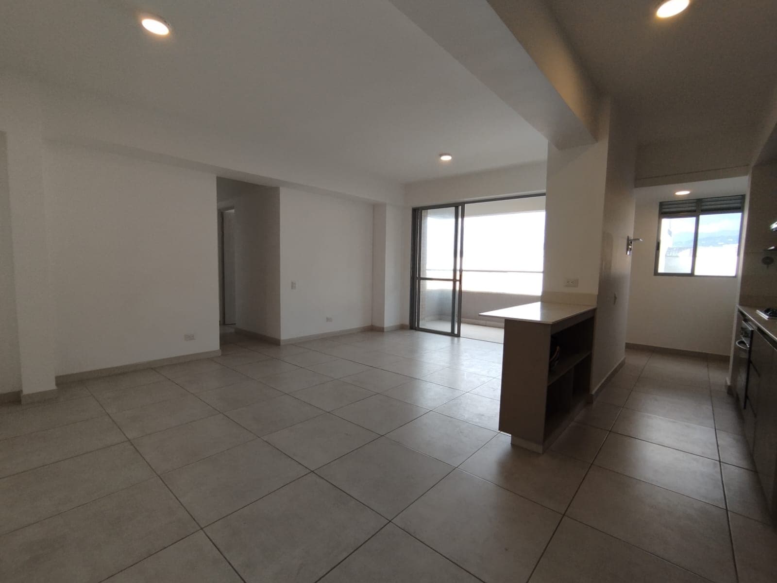 Apartamento en arriendo en Jardines, Envigado — foto 3 de 17