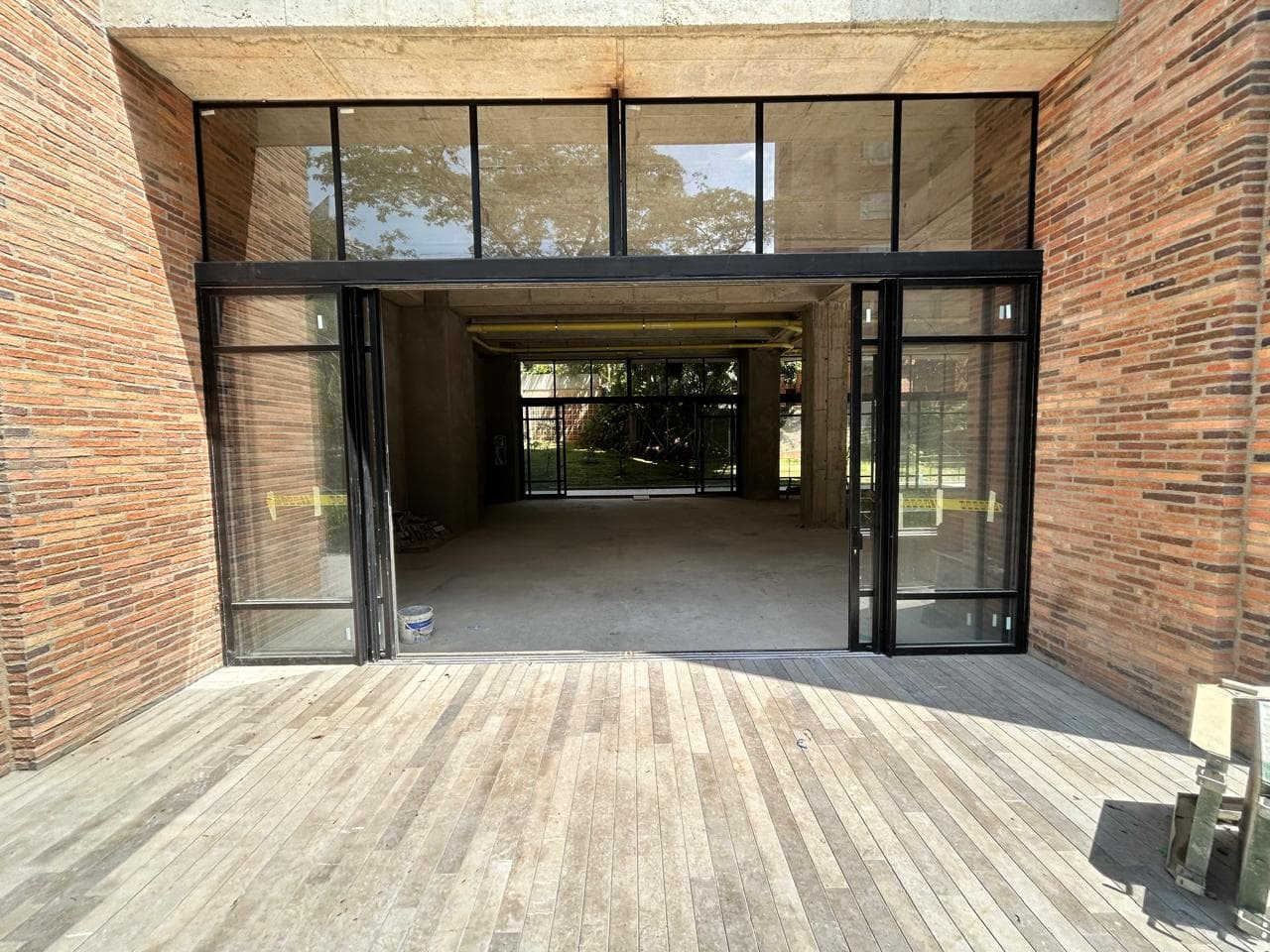 Local en arriendo en Las Lomas, El Poblado, Medellín — foto 1 de 11