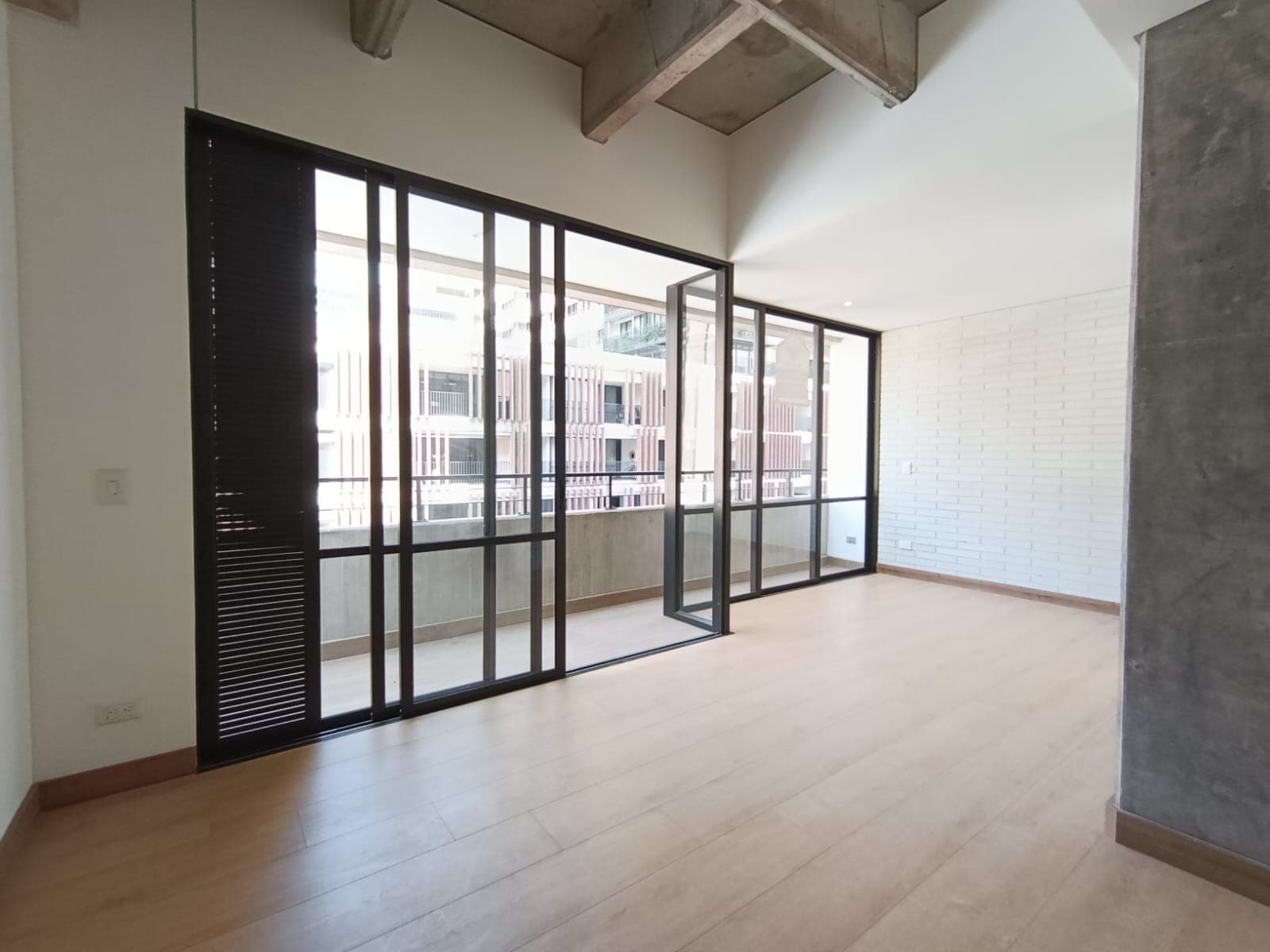 Apartaestudio en arriendo en Ciudad Del Rio, El Poblado, Medellín — foto 3 de 17