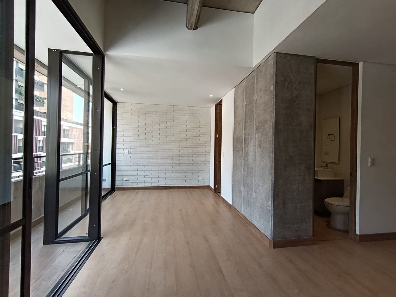 Apartaestudio en arriendo en Ciudad Del Rio, El Poblado, Medellín — foto 4 de 17