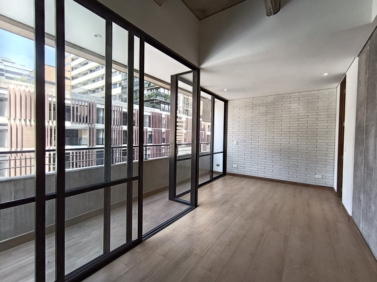 Apartaestudio en arriendo en Ciudad Del Rio, El Poblado, Medellín — foto 5 de 17