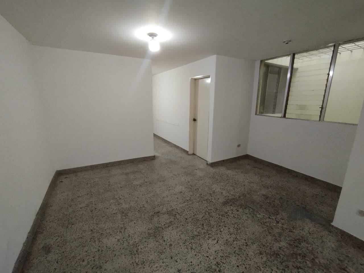 Casa Comercial en arriendo en Centro, Bello — foto 3 de 20
