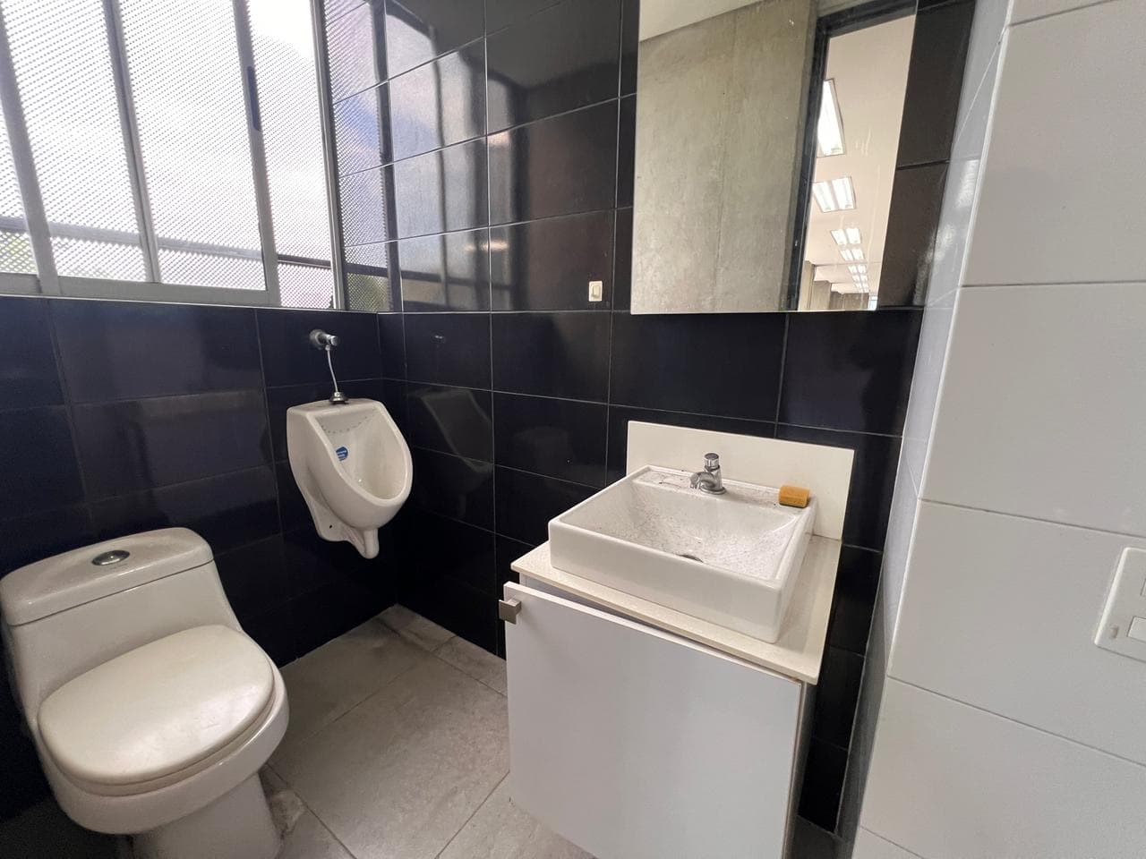 Local en arriendo en Guayabal, Medellín — foto 5 de 18