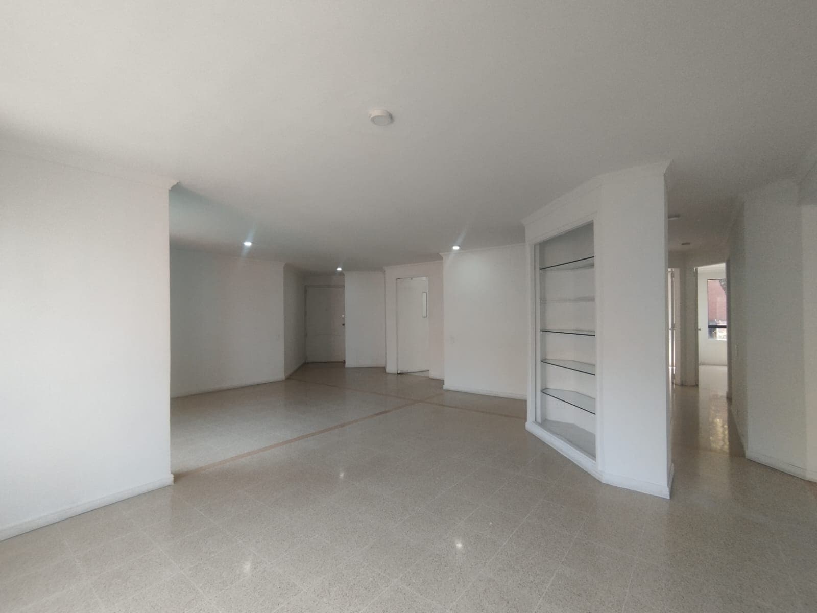 Apartamento en arriendo en El Tesoro, El Poblado, Medellín — foto 4 de 14