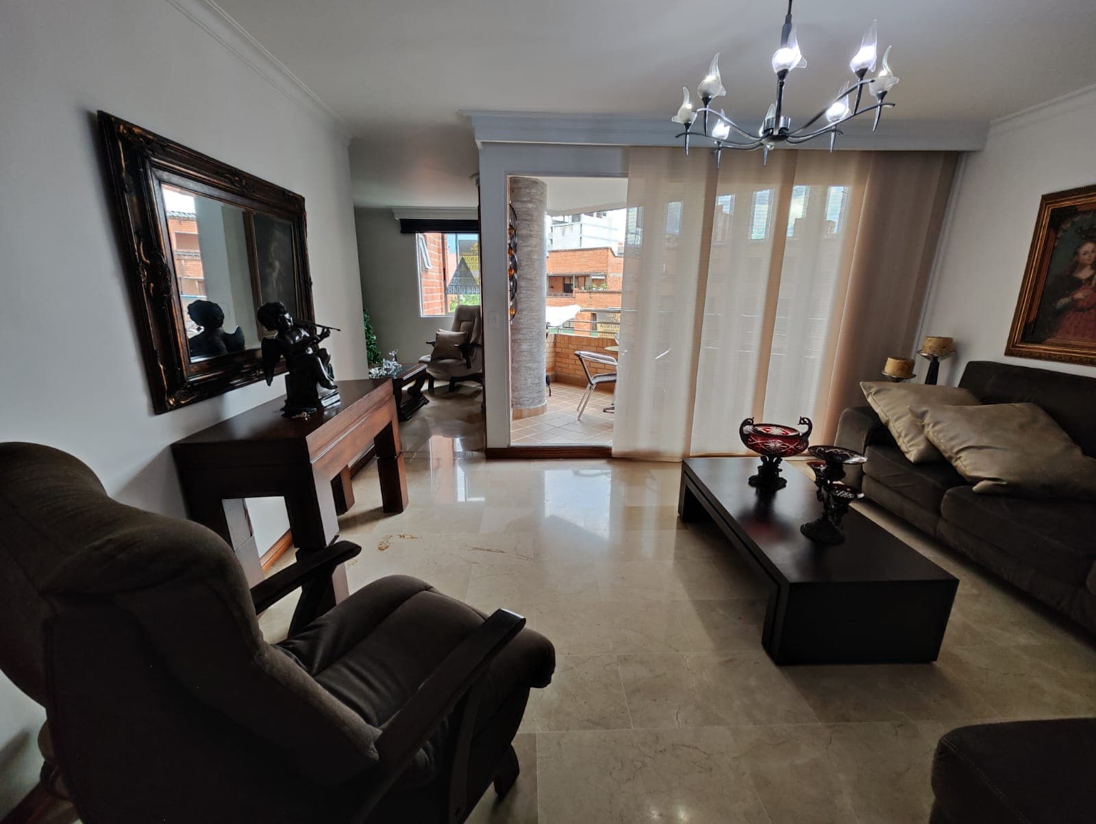 Apartamento en arriendo en Laureles, Medellín — foto 1 de 20