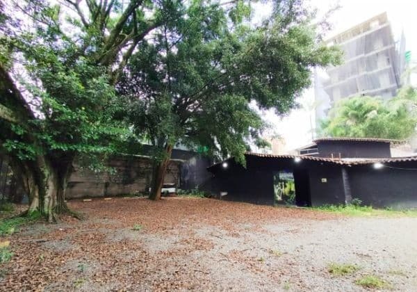 Casa Comercial en arriendo en La Frontera Campestre, El Poblado, Medellín — foto 2 de 17