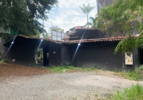 Casa Comercial en arriendo en La Frontera Campestre, El Poblado, Medellín — foto 3 de 17