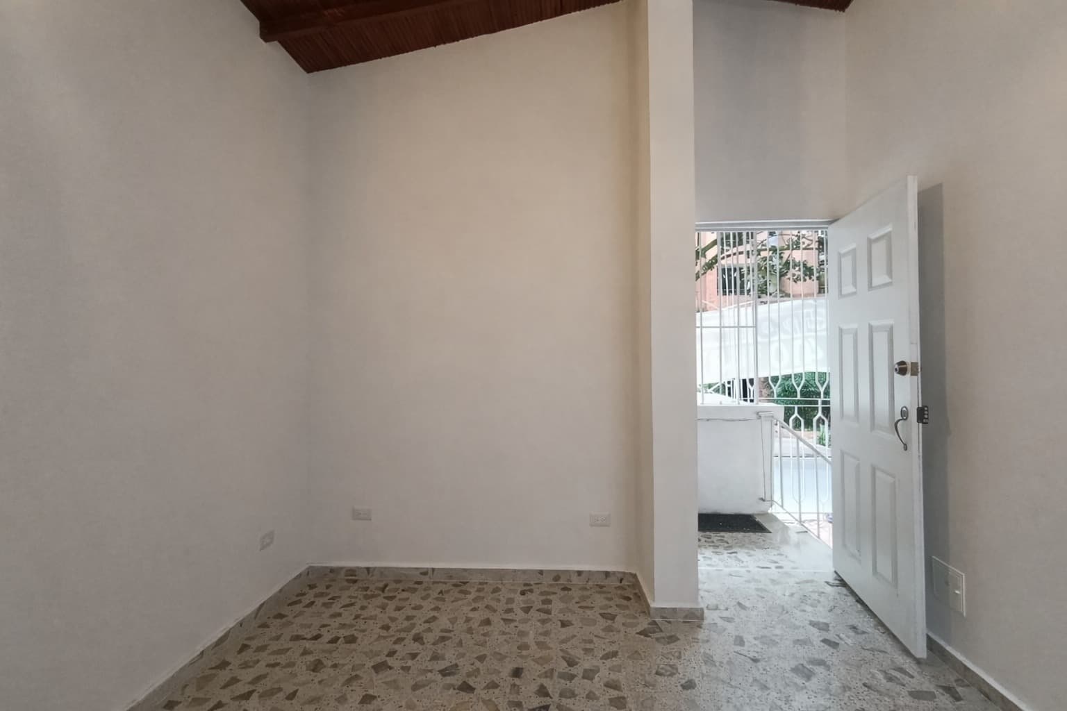 Apartamento en arriendo en Estadio, Laureles, Medellín — foto 1 de 13