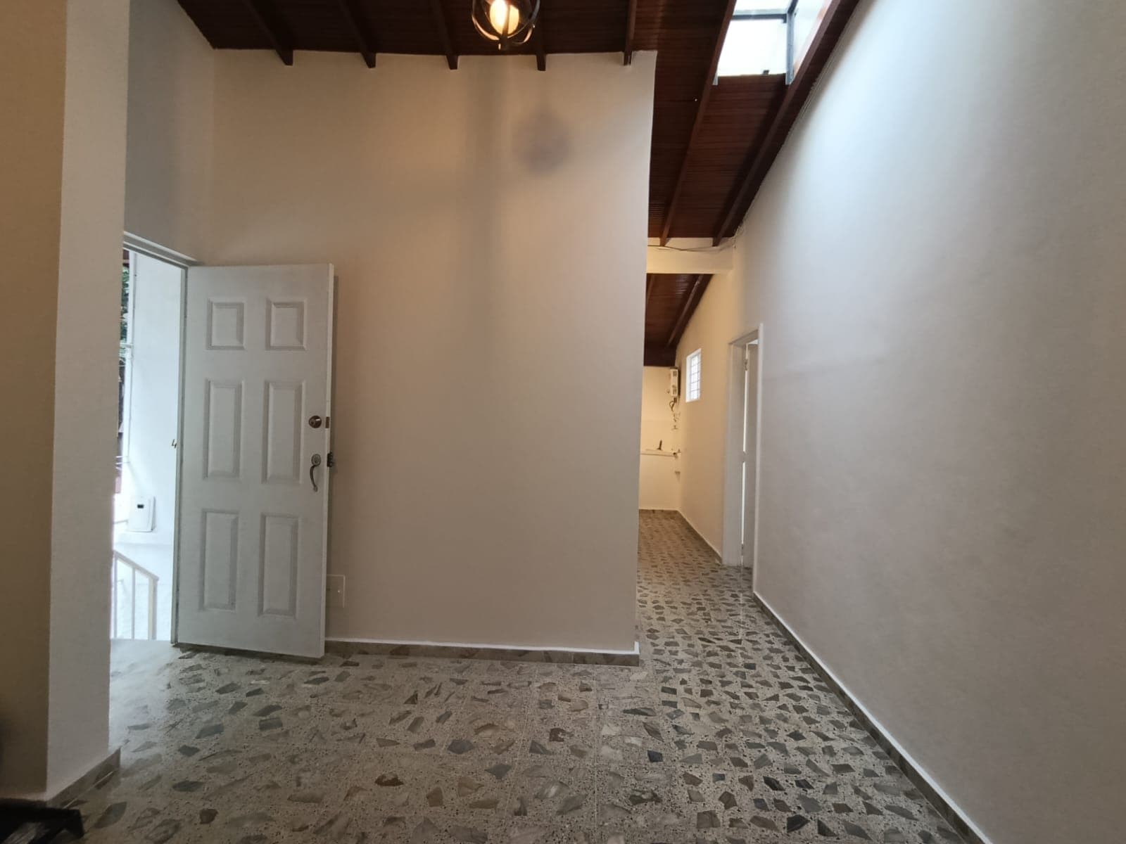 Apartamento en arriendo en Estadio, Laureles, Medellín — foto 2 de 13
