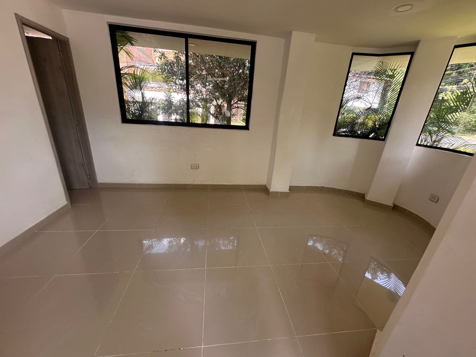 Local en arriendo en Almería, La America, Medellín — foto 3 de 6