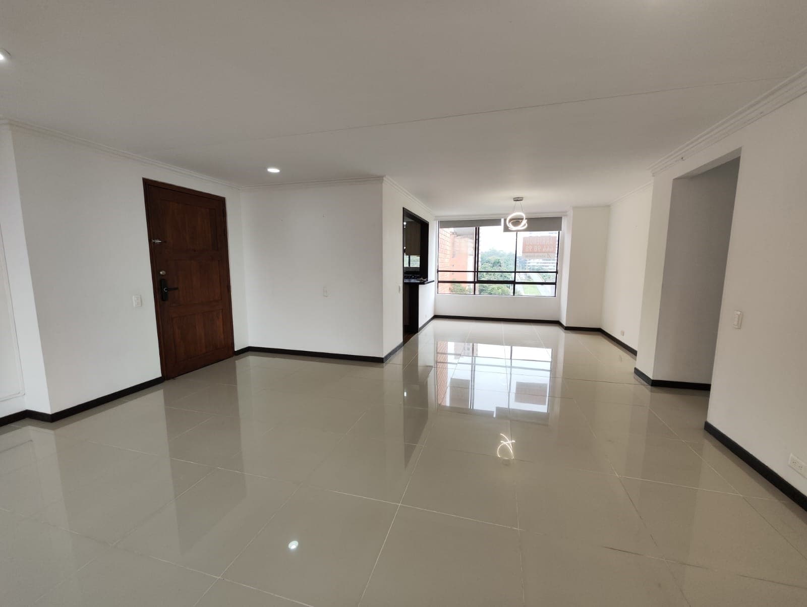 Apartamento en arriendo en Loma De Los Parra, El Poblado, Medellín — foto 1 de 20