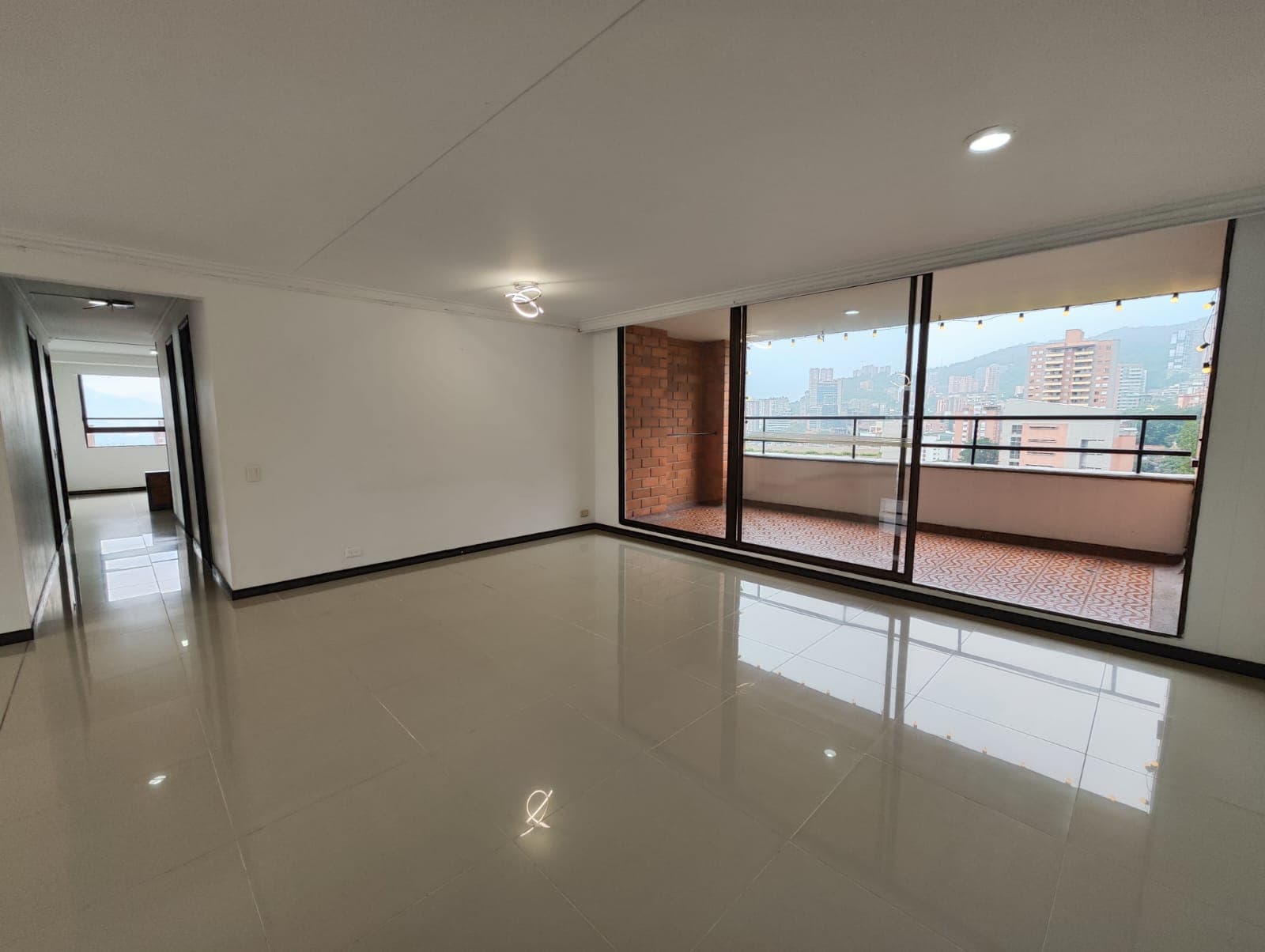Apartamento en arriendo en Loma De Los Parra, El Poblado, Medellín — foto 3 de 20