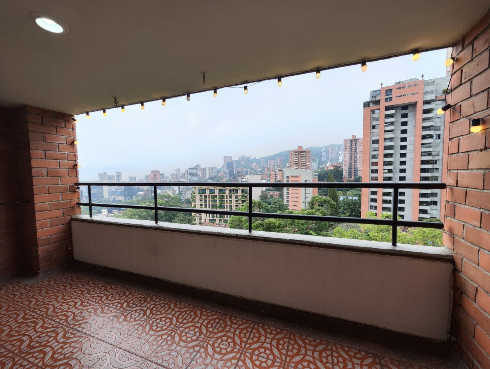 Apartamento en arriendo en Loma De Los Parra, El Poblado, Medellín — foto 5 de 20