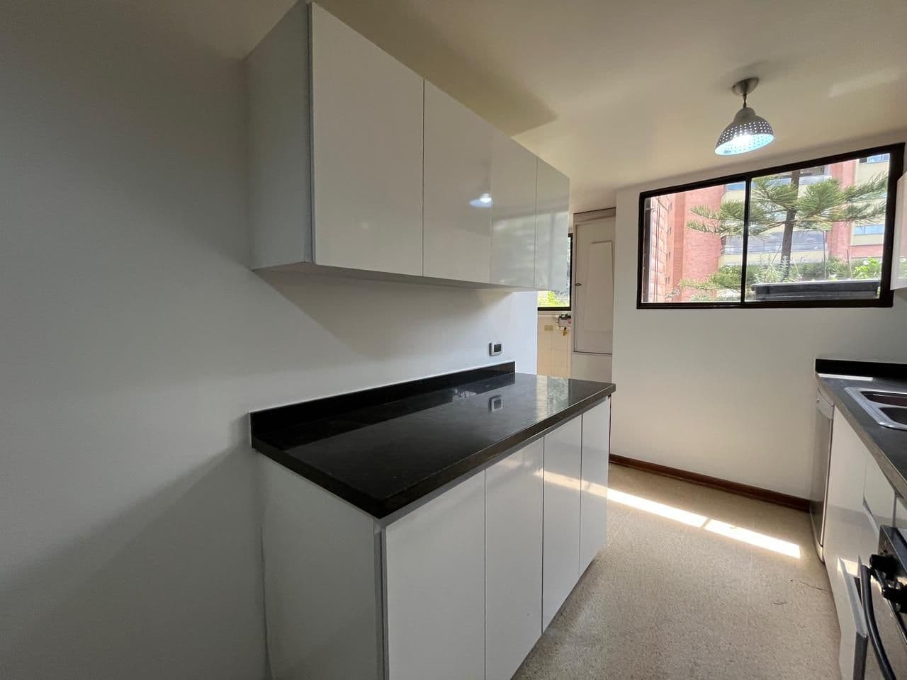 Apartamento en arriendo en Las Lomas, El Poblado, Medellín — foto 3 de 20