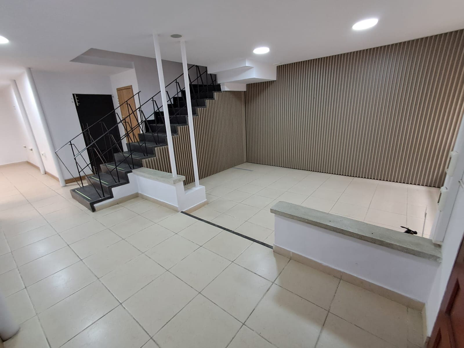Casa Comercial en arriendo en Laureles Medellín — foto 1 de 20