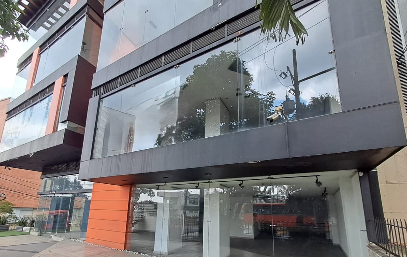 Edificio en arriendo en Invico, Pereira — foto 1 de 11