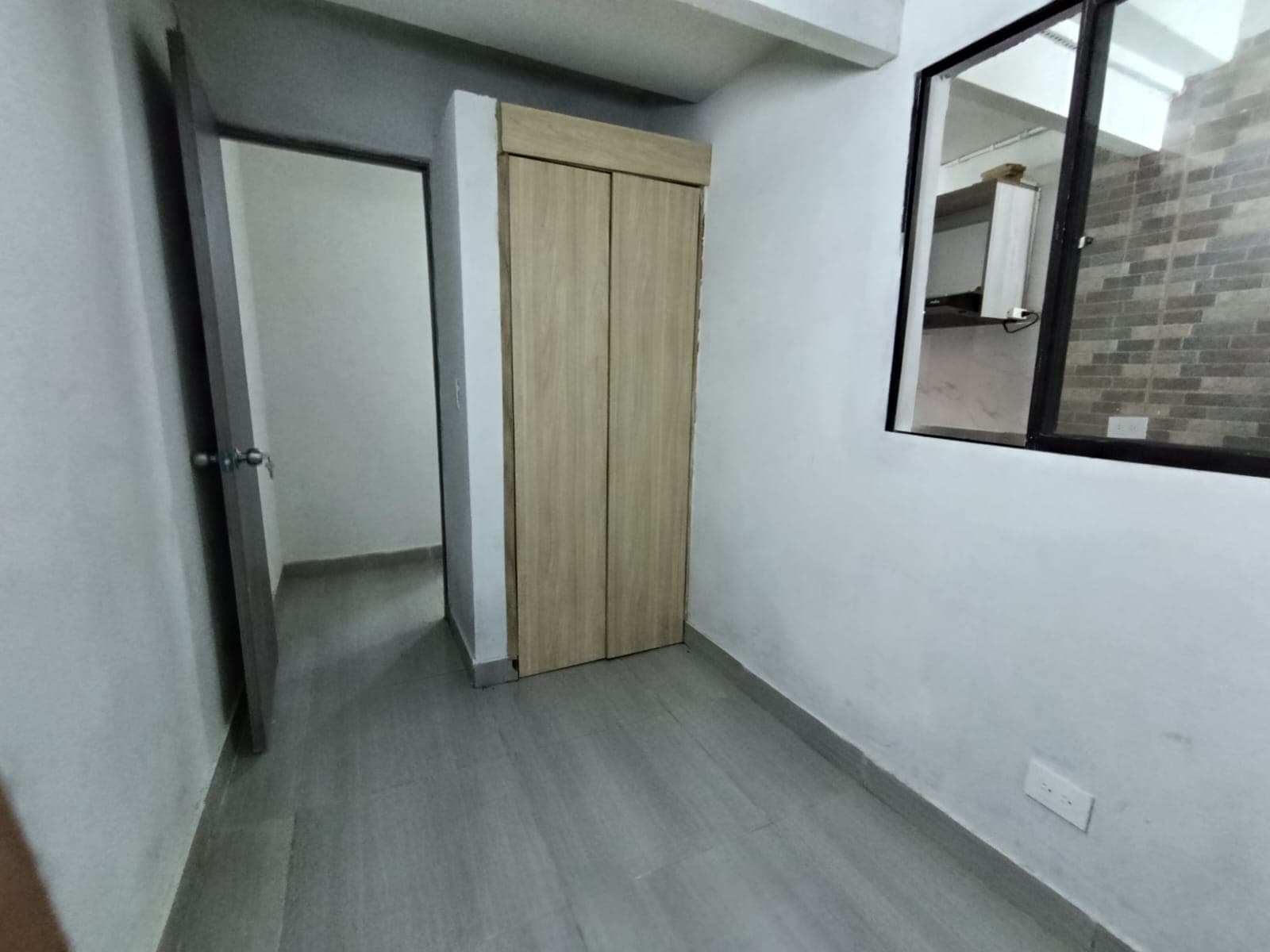 Apartamento en arriendo en La Castellana, Laureles, Medellín — foto 4 de 8