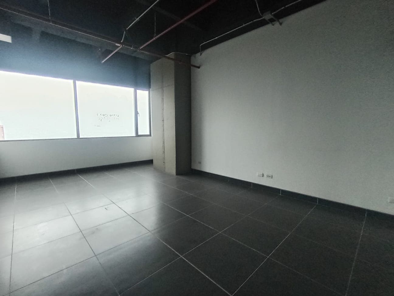 Oficina en arriendo en Castropol, El Poblado, Medellín — foto 1 de 16