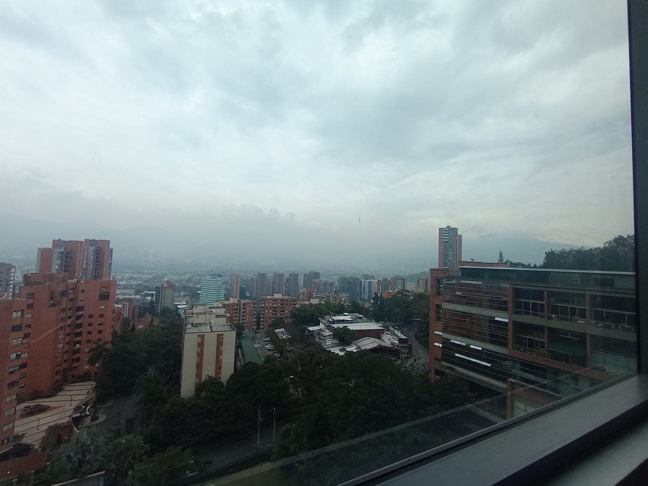 Oficina en arriendo en Castropol, El Poblado, Medellín — foto 3 de 16