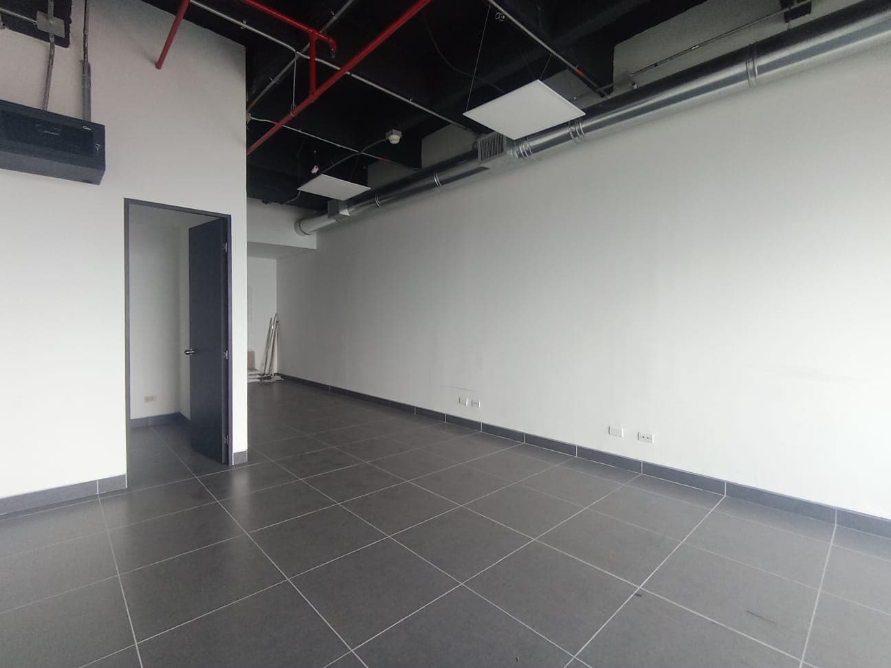 Oficina en arriendo en Castropol, El Poblado, Medellín — foto 4 de 16