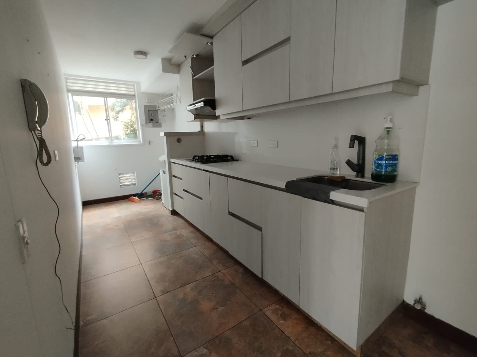 Apartamento en arriendo en La Frontera, El Poblado, Medellín — foto 2 de 15