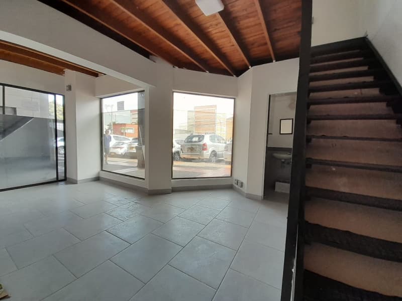 Local en arriendo en Ciudad Del Rio, El Poblado, Medellín — foto 1 de 10