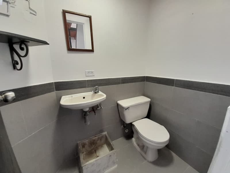 Local en arriendo en Ciudad Del Rio, El Poblado, Medellín — foto 3 de 10