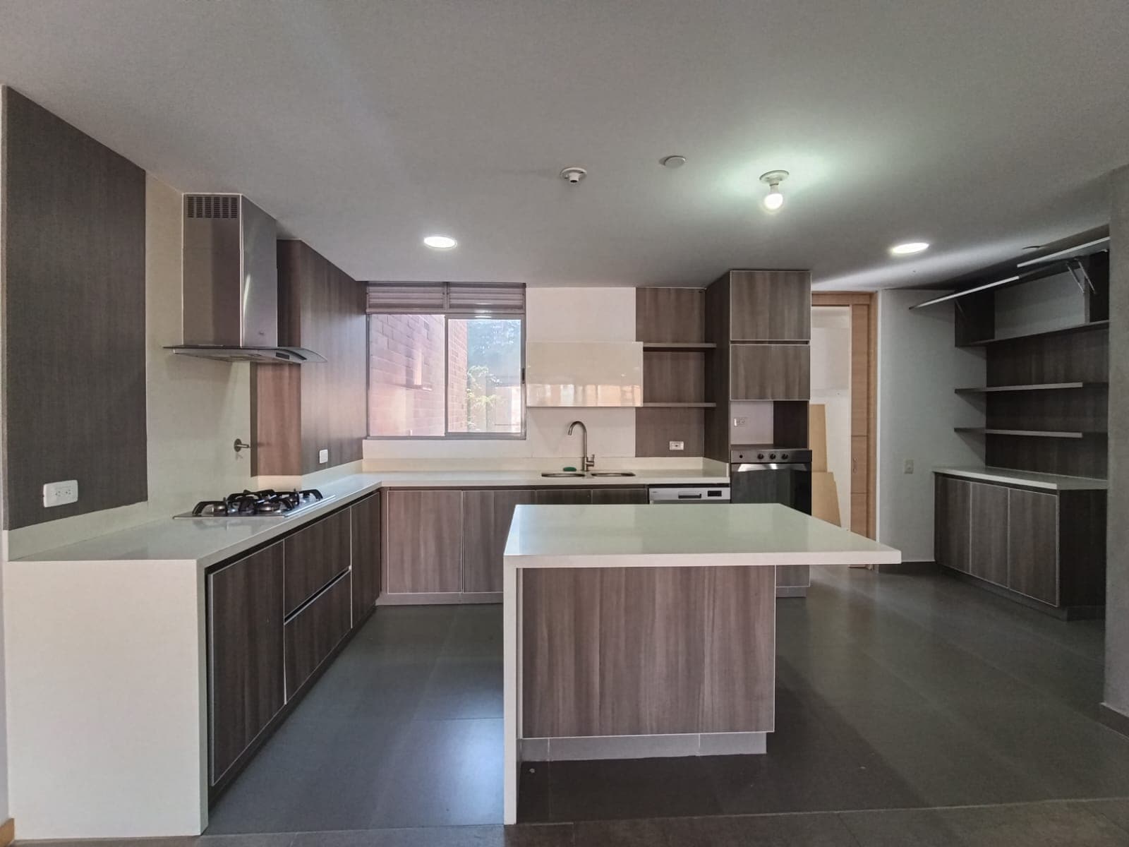 Apartamento en arriendo en Loma De Las Brujas, Envigado — foto 5 de 20