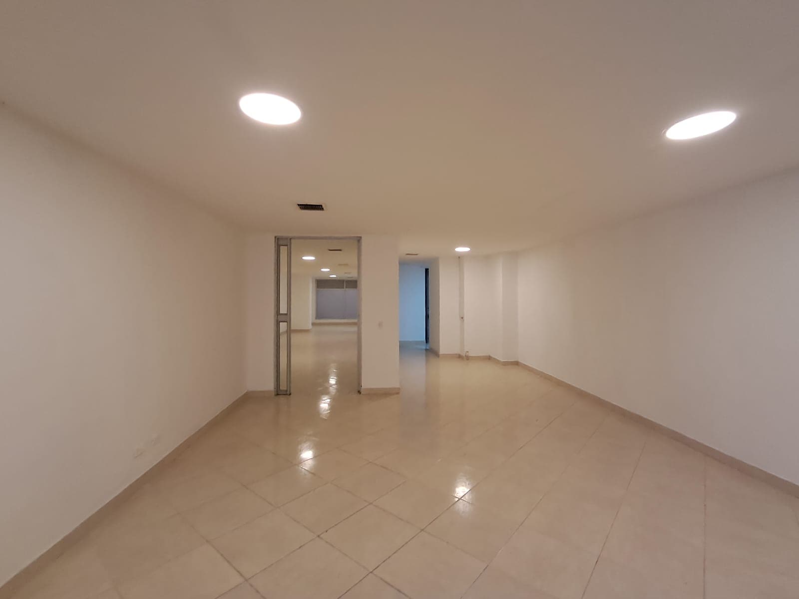 Local en arriendo en La Candelaria, Centro, Medellín — foto 2 de 14