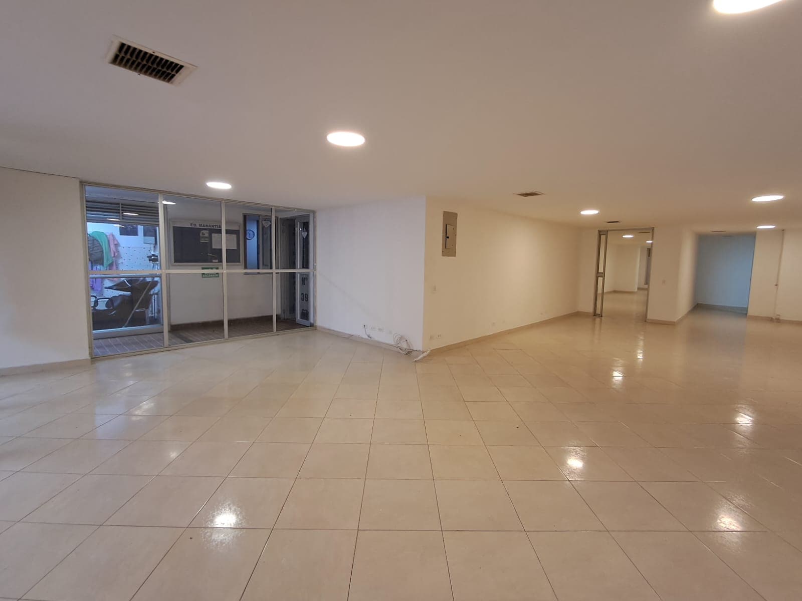 Local en arriendo en La Candelaria, Centro, Medellín — foto 4 de 14