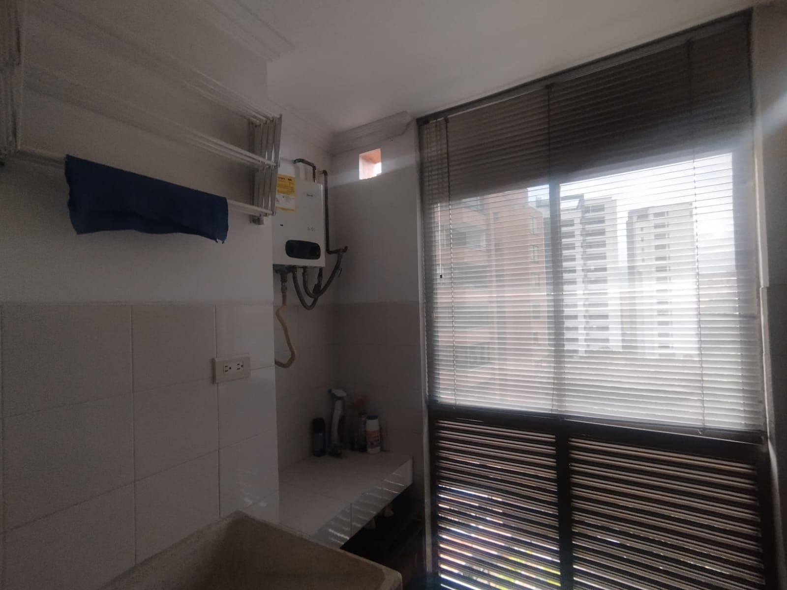 Apartamento en arriendo en Patio Bonito, El Poblado, Medellín — foto 5 de 9