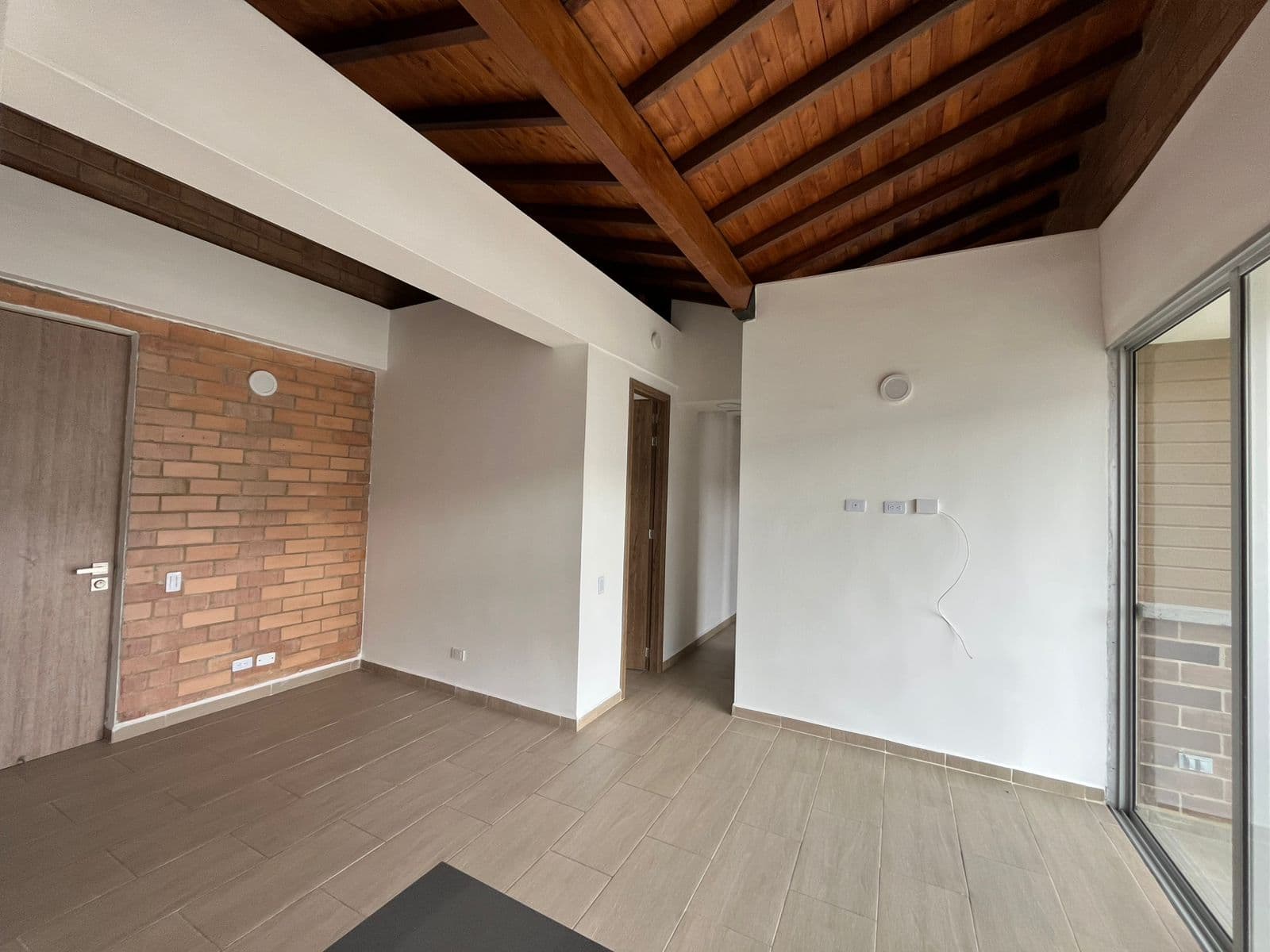 Apartamento en arriendo en La Ceja — foto 2 de 12