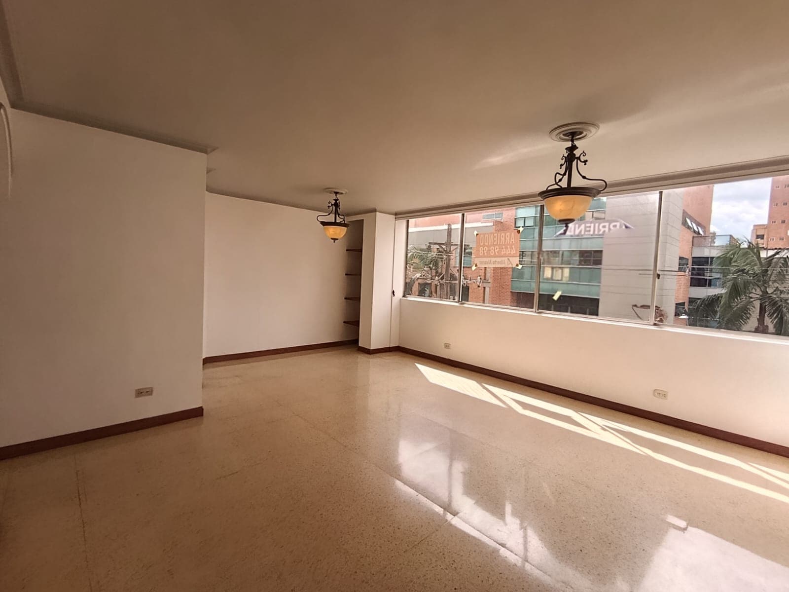 Apartamento en arriendo en Conquistadores, Laureles, Medellín — foto 1 de 20