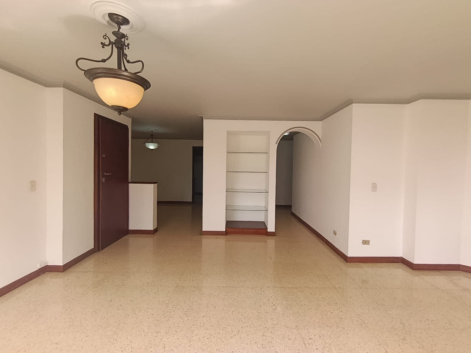 Apartamento en arriendo en Conquistadores, Laureles, Medellín — foto 2 de 20