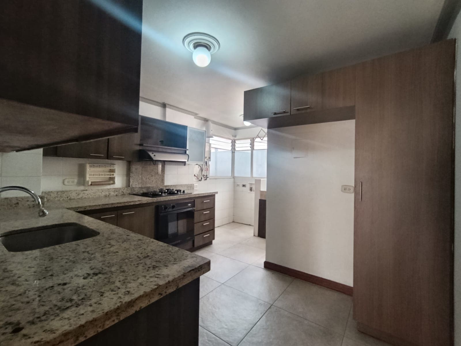 Apartamento en arriendo en Conquistadores, Laureles, Medellín — foto 5 de 20